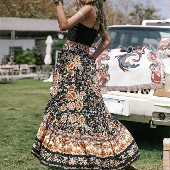 Boho black  ruffle hem maxi skirt - Picture 2 of 12